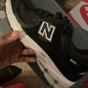 MENS NEW BALANCE 2002R  M6.5